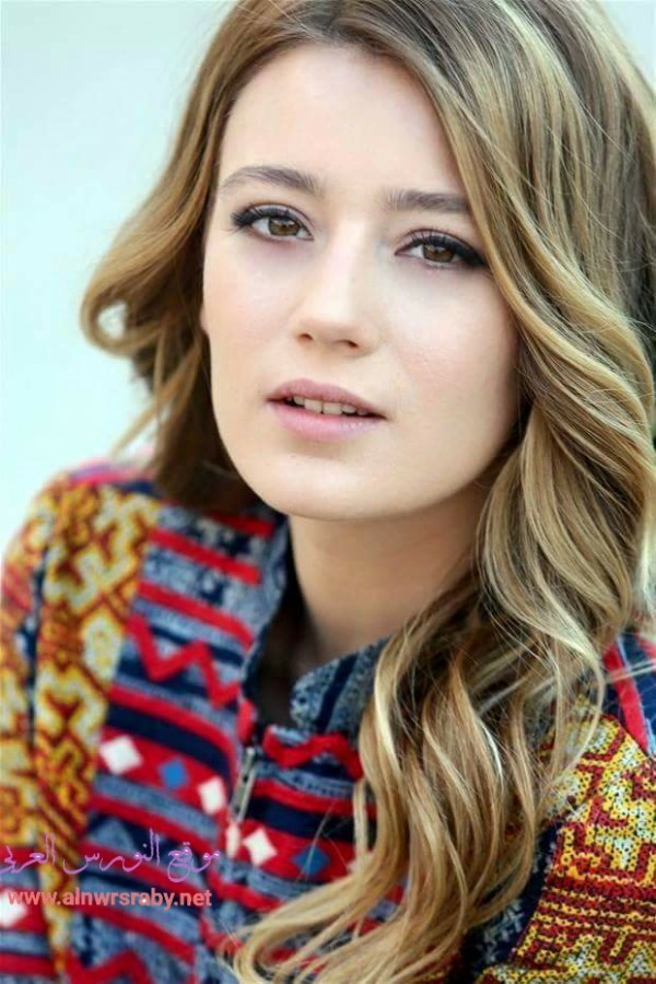 من هي جيزام كارجا ما هي ديانة جيزام كارجا زوج جيزام الحقيقي مسلسلات الفنانة Gizem Karaca ايدوكيا أرسلان