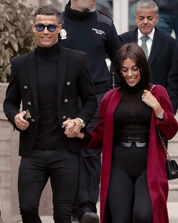 من هي والدة جورجينا رودريغيز ويكيبيديا وما هو أصل عائلة جورجينا رودريغيز ابناء جورجينا رودريغيز